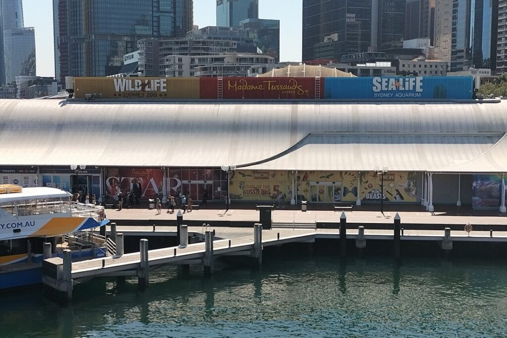 Madame Tussauds Sydney building at Darling Harbour, seen across the water. Photo: Vanbasten 23, CC BY-SA 3.0, cropped.